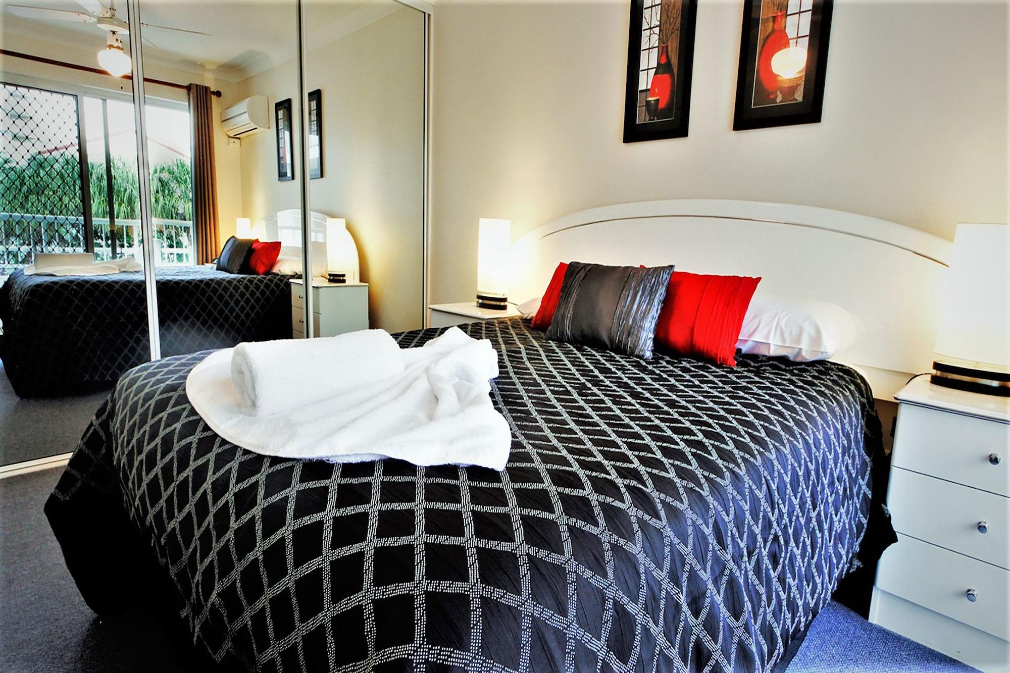 Key Largo Holiday Apartments โกลด์โคสต์ ภายนอก รูปภาพ