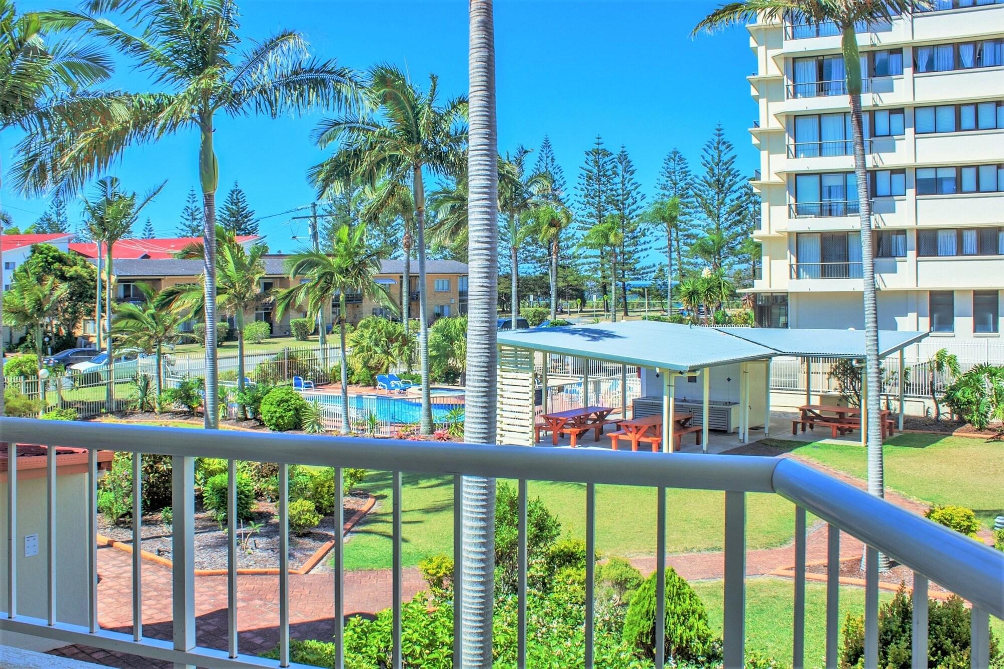 Key Largo Holiday Apartments โกลด์โคสต์ ภายนอก รูปภาพ