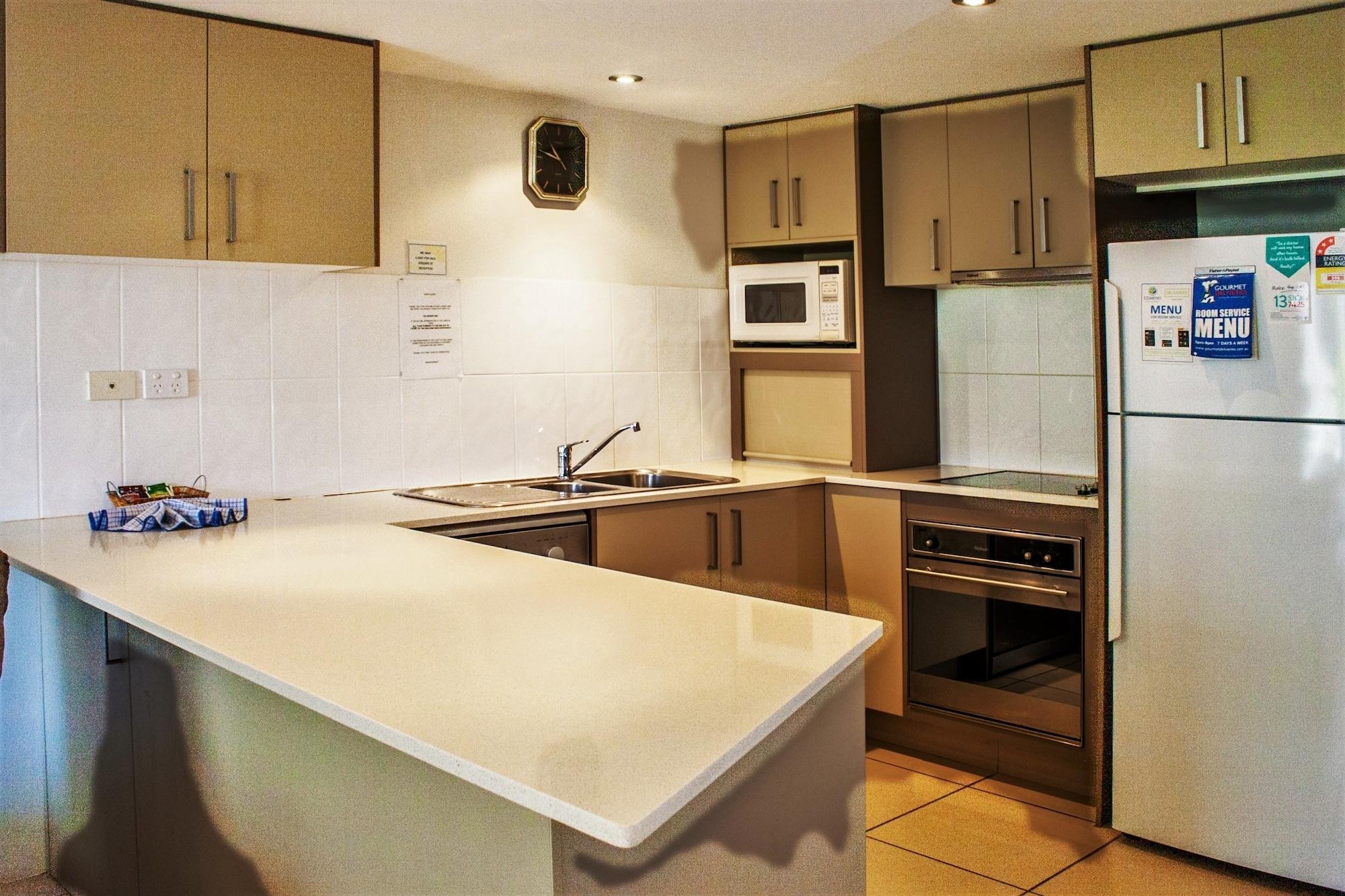 Key Largo Holiday Apartments โกลด์โคสต์ ภายนอก รูปภาพ
