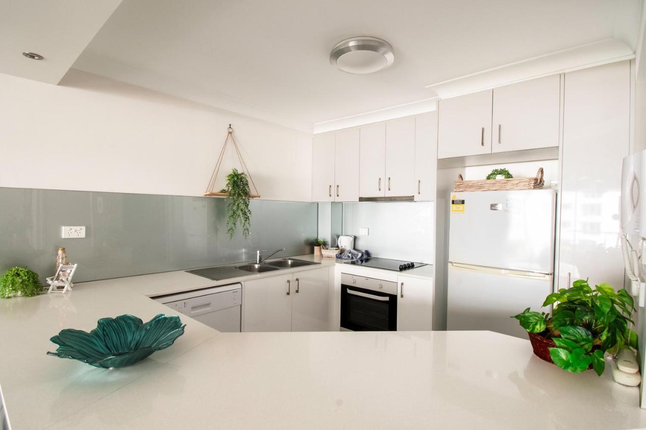 Key Largo Holiday Apartments โกลด์โคสต์ ภายนอก รูปภาพ