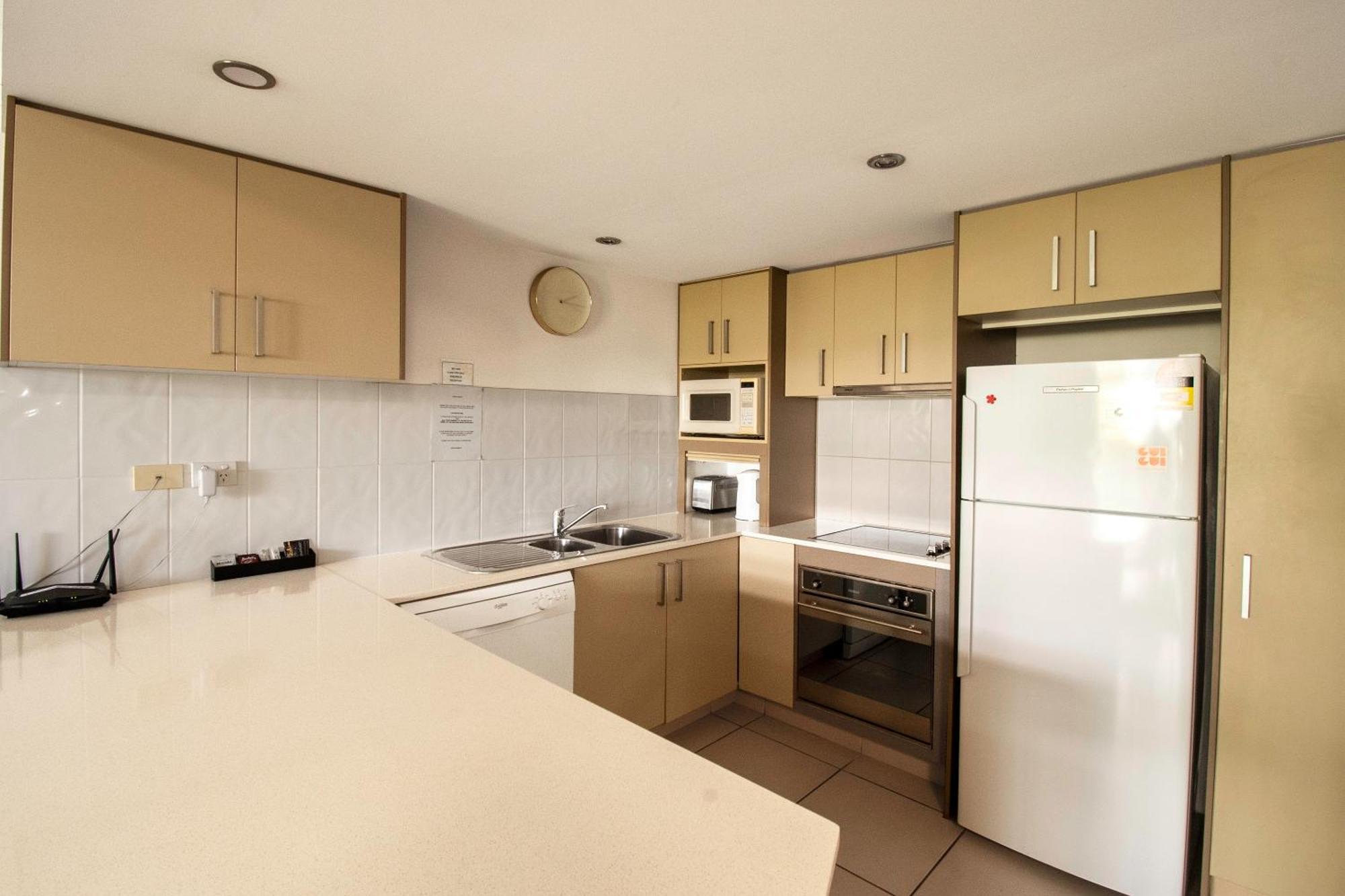 Key Largo Holiday Apartments โกลด์โคสต์ ภายนอก รูปภาพ