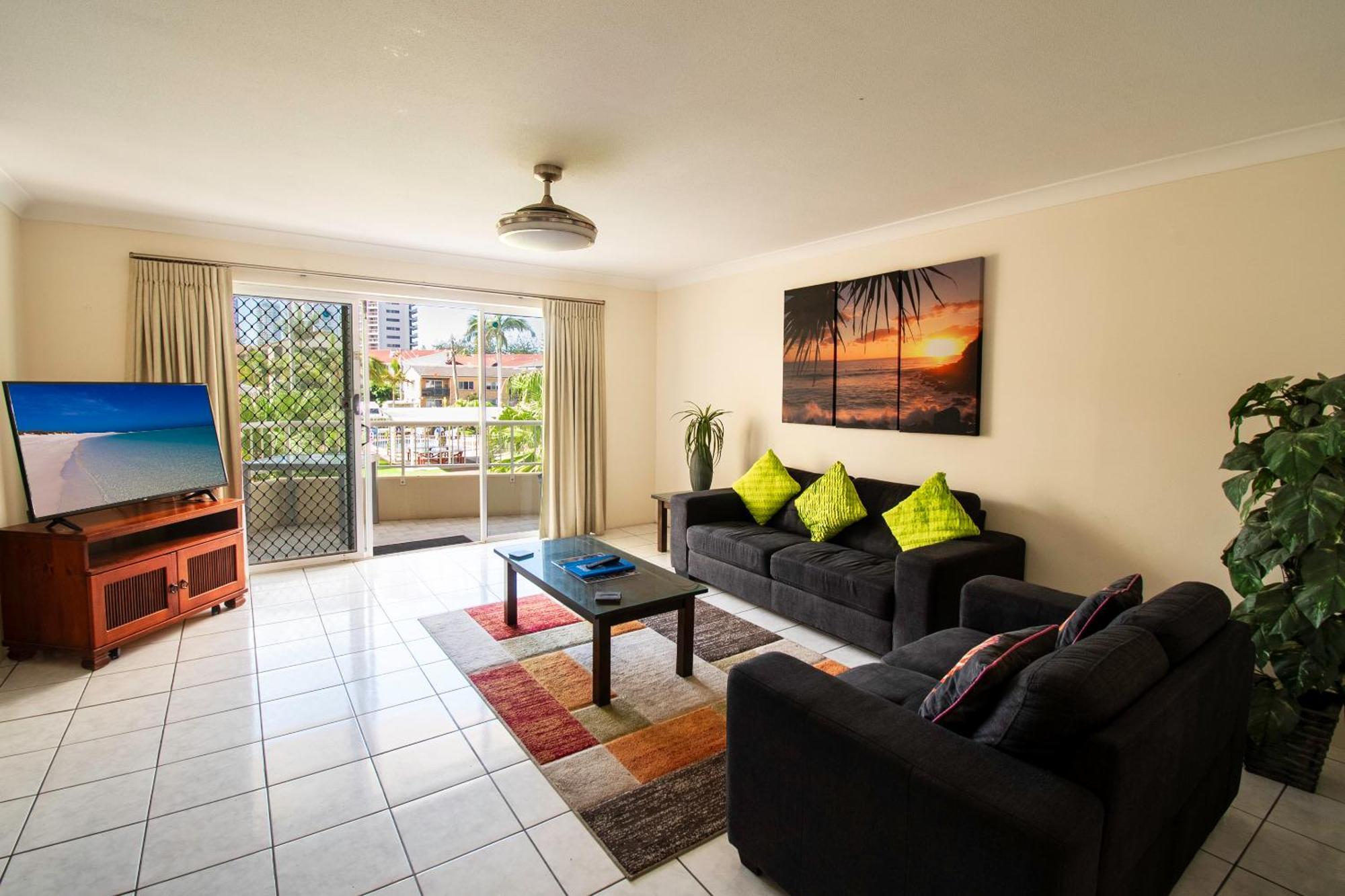 Key Largo Holiday Apartments โกลด์โคสต์ ภายนอก รูปภาพ