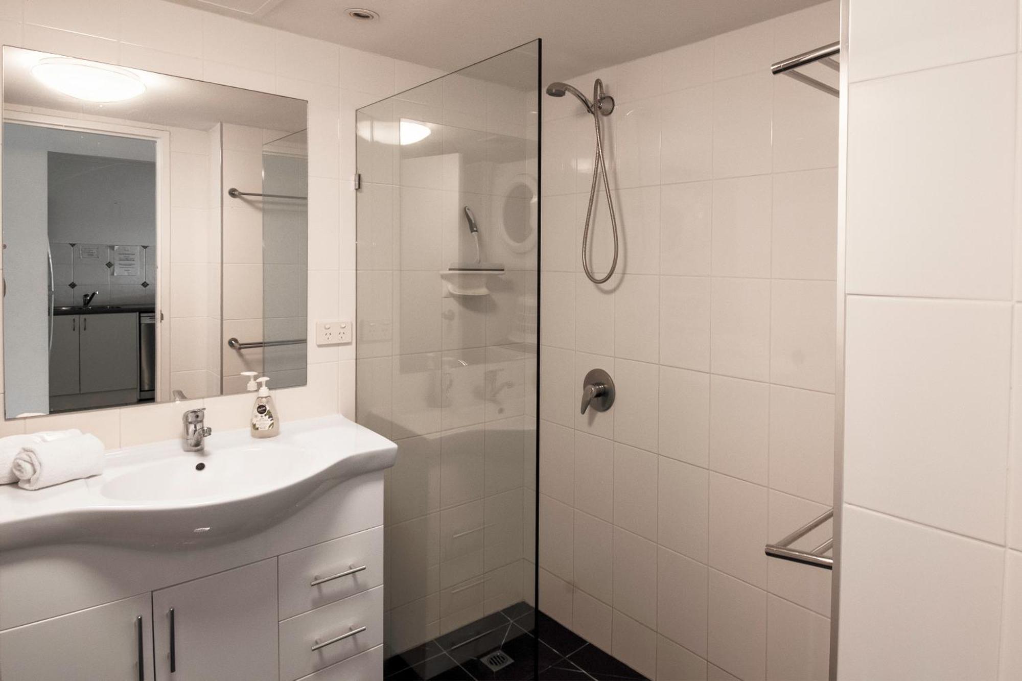 Key Largo Holiday Apartments โกลด์โคสต์ ภายนอก รูปภาพ