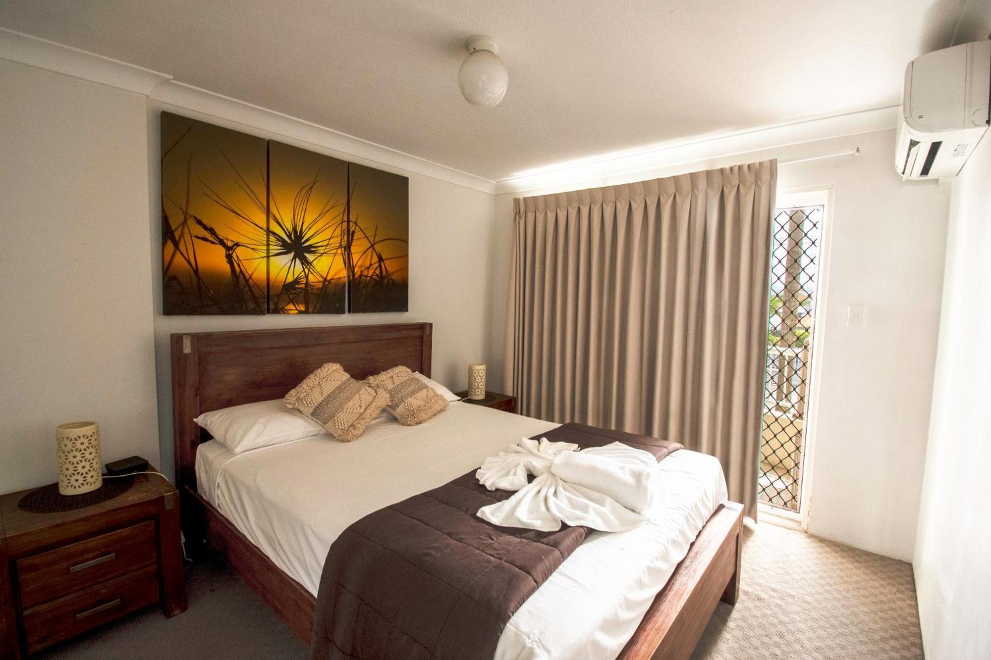 Key Largo Holiday Apartments โกลด์โคสต์ ภายนอก รูปภาพ
