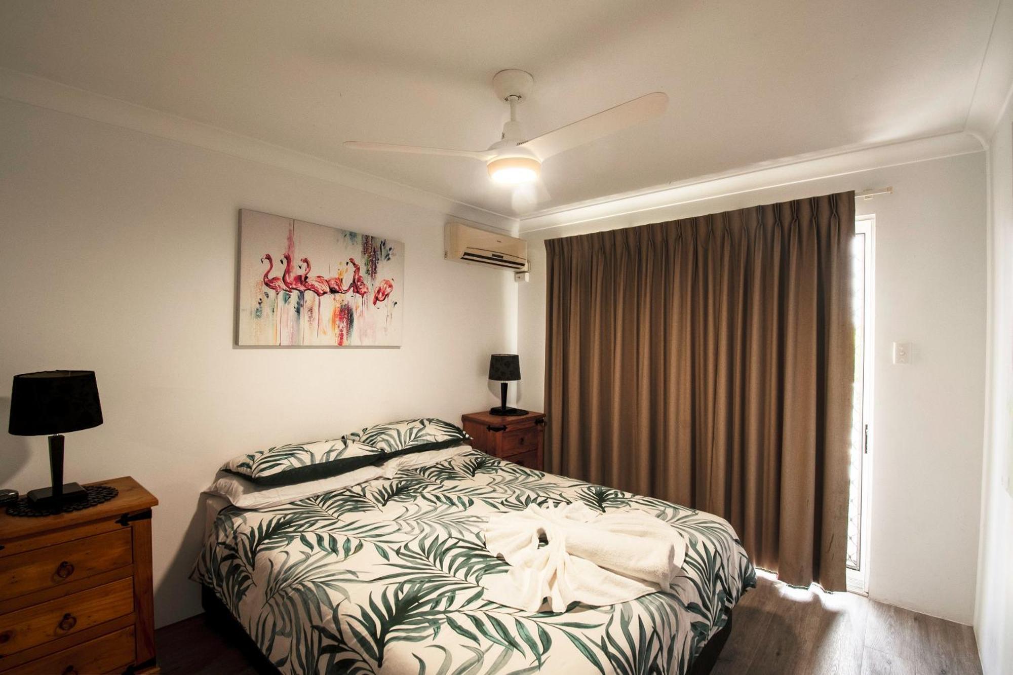 Key Largo Holiday Apartments โกลด์โคสต์ ภายนอก รูปภาพ