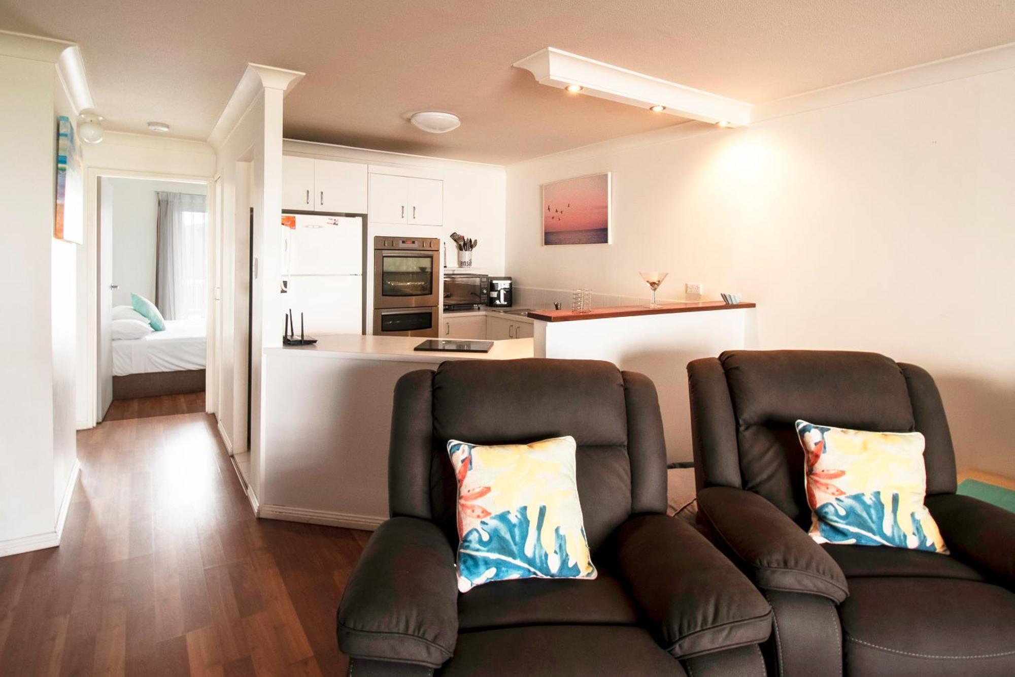 Key Largo Holiday Apartments โกลด์โคสต์ ภายนอก รูปภาพ