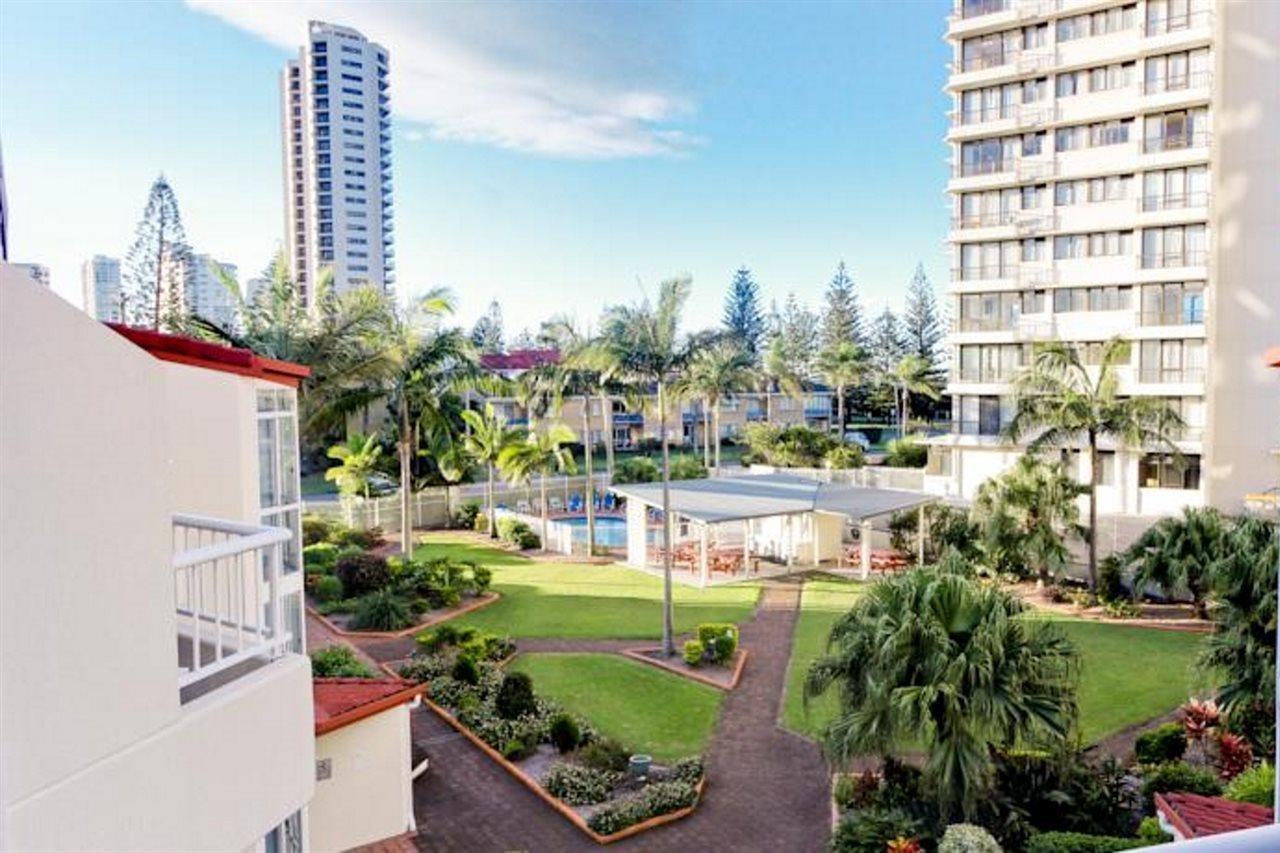 Key Largo Holiday Apartments โกลด์โคสต์ ภายนอก รูปภาพ
