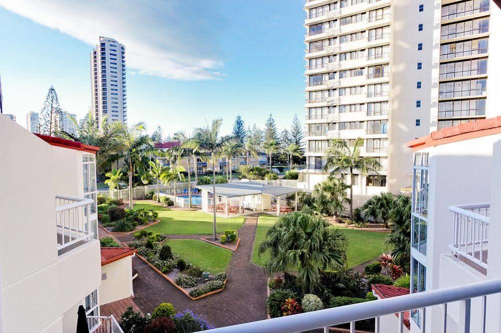 Key Largo Holiday Apartments โกลด์โคสต์ ภายนอก รูปภาพ