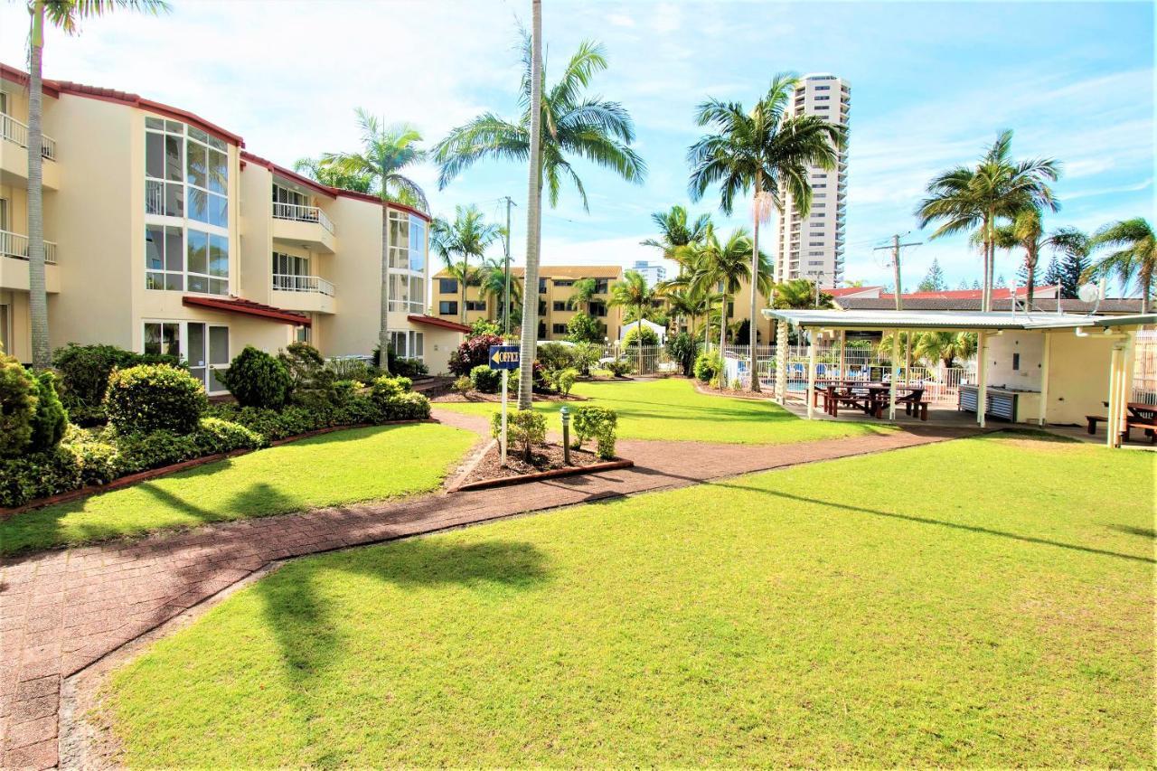 Key Largo Holiday Apartments โกลด์โคสต์ ภายนอก รูปภาพ